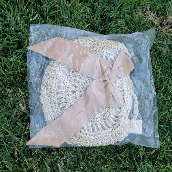 🆕Cute Circle Straw Bags with cute Bow Beige Brown - Picture 15 of 16